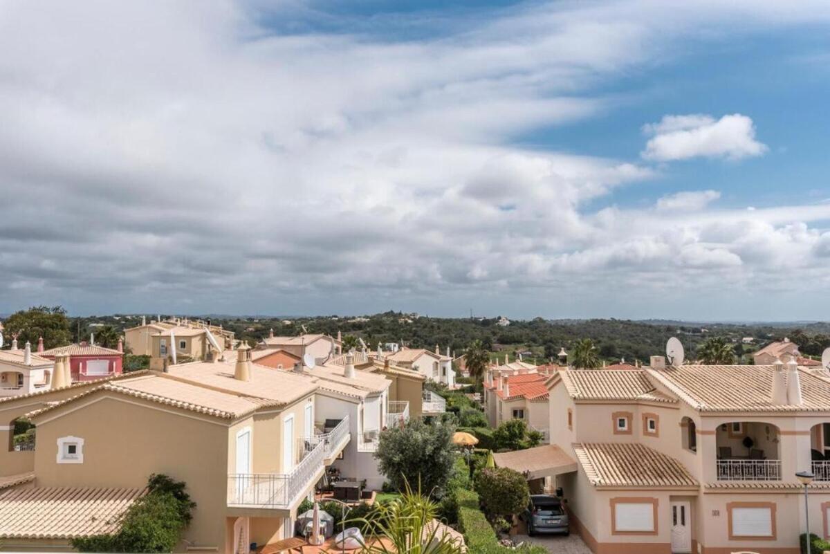 2 Bedroom Floor Apartment, Oasis Parque, Near Alvor At01 Portimao