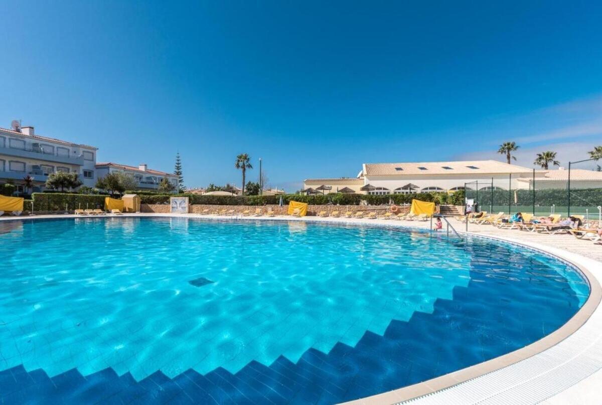 2 Bedroom Floor Apartment, Oasis Parque, Near Alvor At01 Apartment