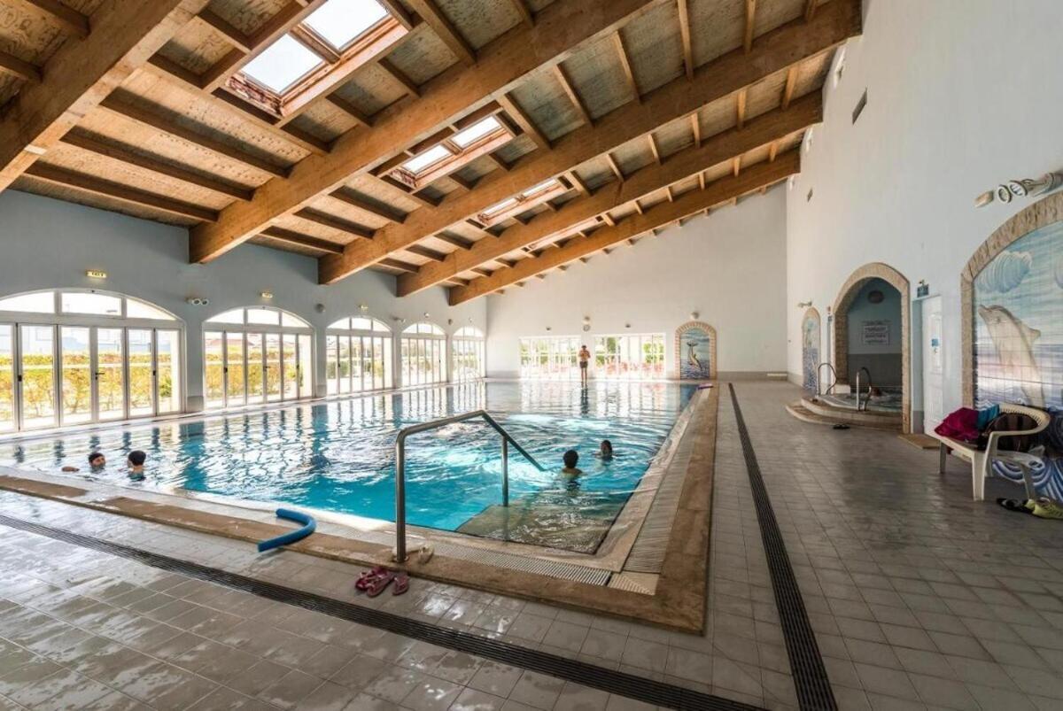 Apartment 2 Bedroom Floor Apartment, Oasis Parque, Near Alvor At01 *