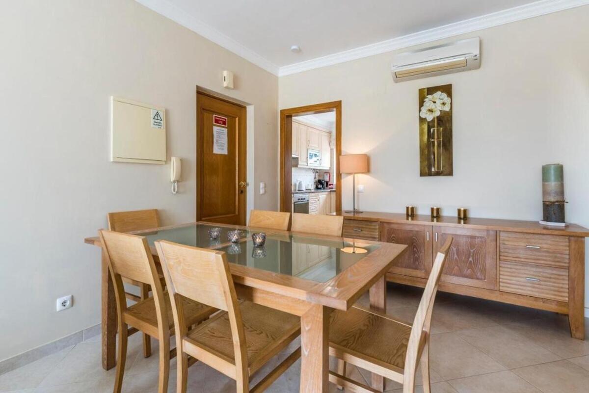 2 Bedroom Floor Apartment, Oasis Parque, Near Alvor At01 Portimao