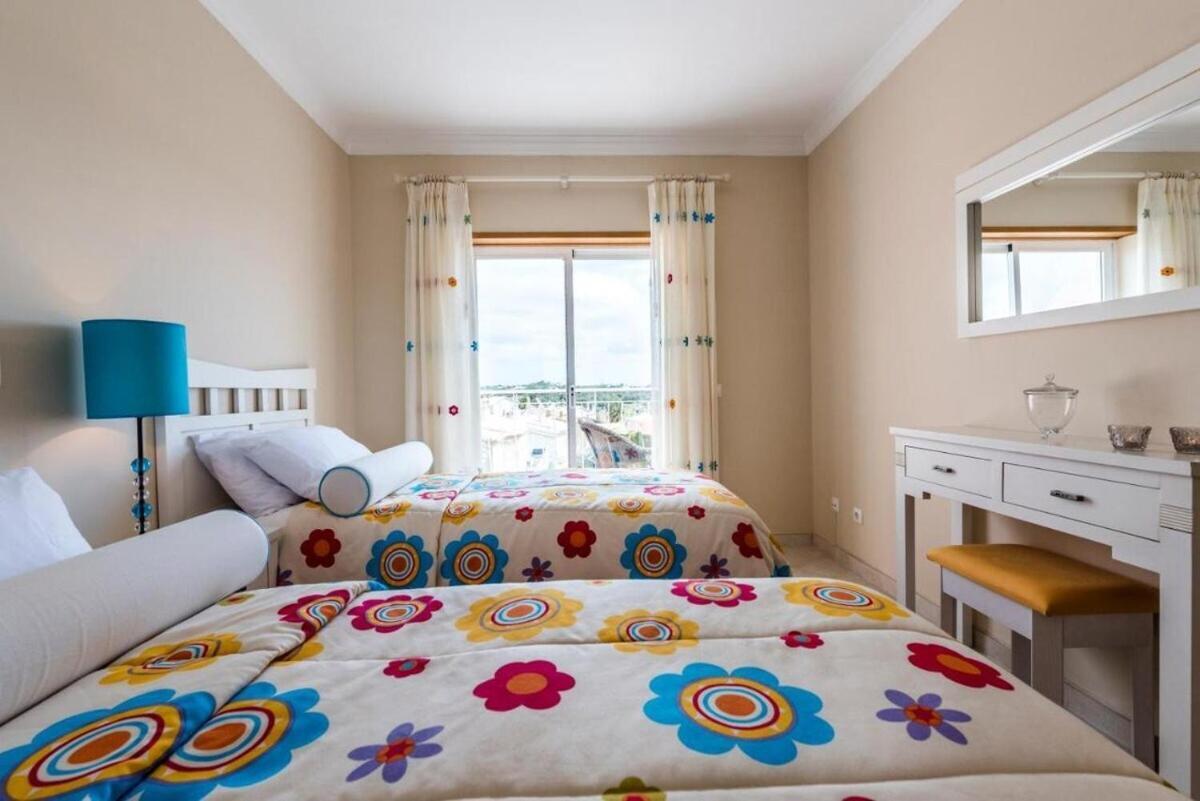 2 Bedroom Floor Apartment, Oasis Parque, Near Alvor At01 Apartment