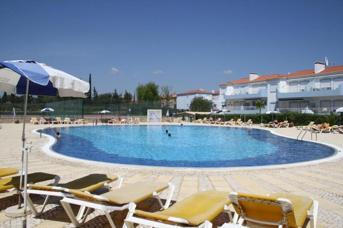 Apartment 2 Bedroom Floor Apartment, Oasis Parque, Near Alvor At01 *