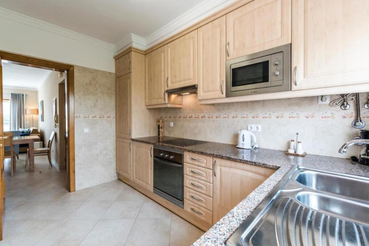 2 Bedroom Floor Apartment, Oasis Parque, Near Alvor At01 *