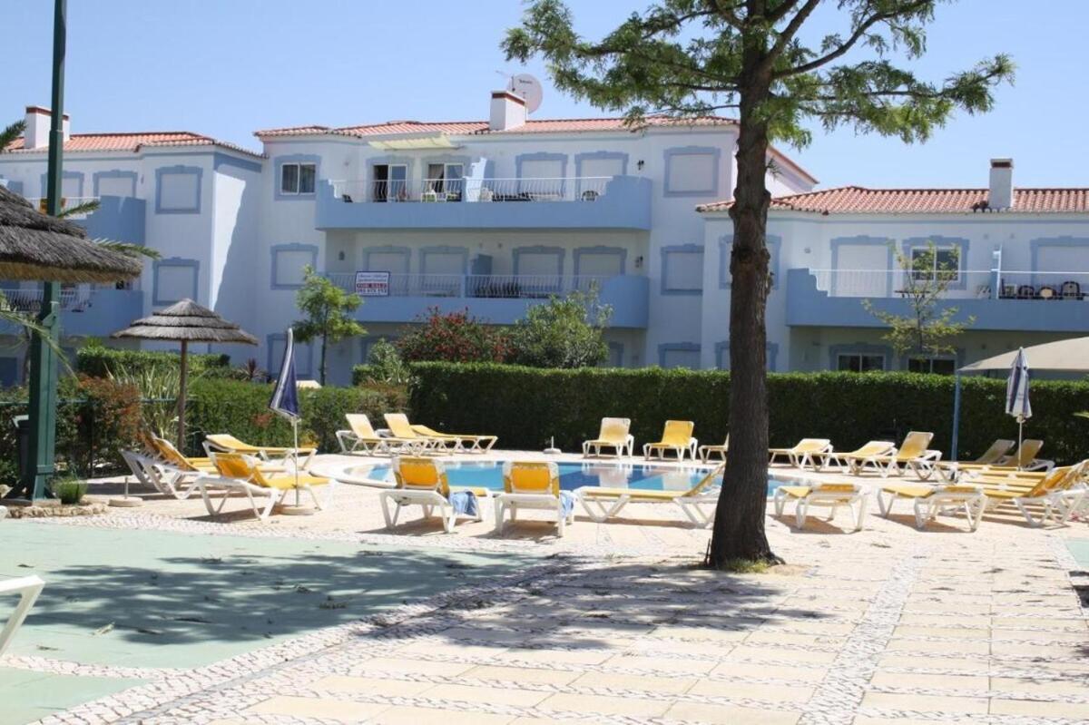 2 Bedroom Floor Apartment, Oasis Parque, Near Alvor At01