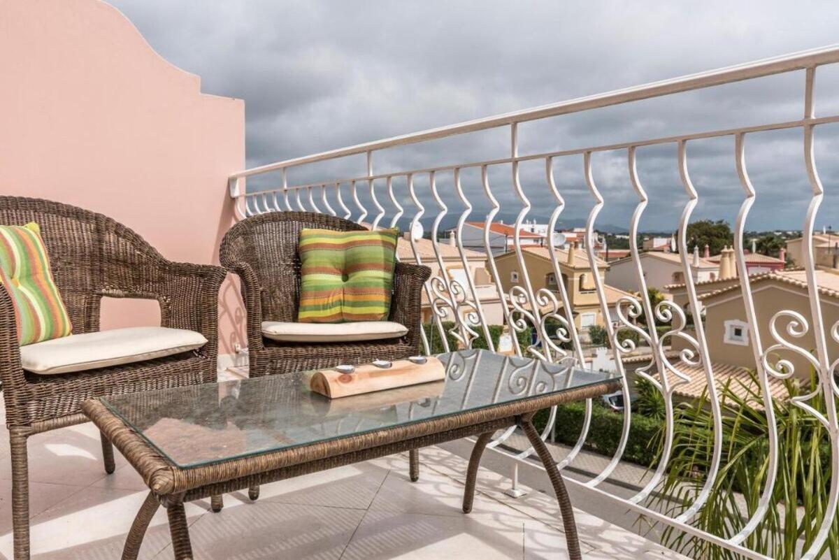 Apartment 2 Bedroom Floor Apartment, Oasis Parque, Near Alvor At01