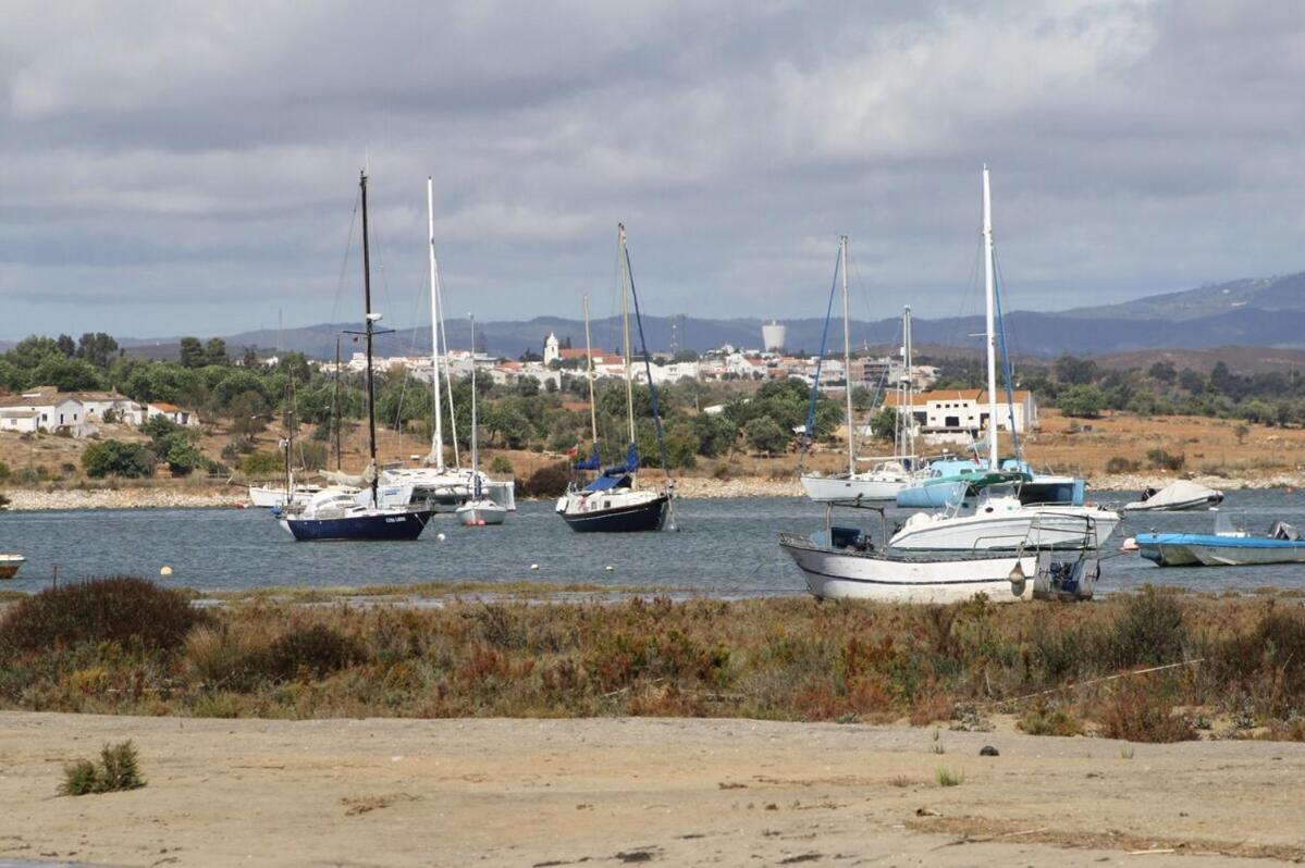 2 Bedroom Floor Apartment, Oasis Parque, Near Alvor At01 *