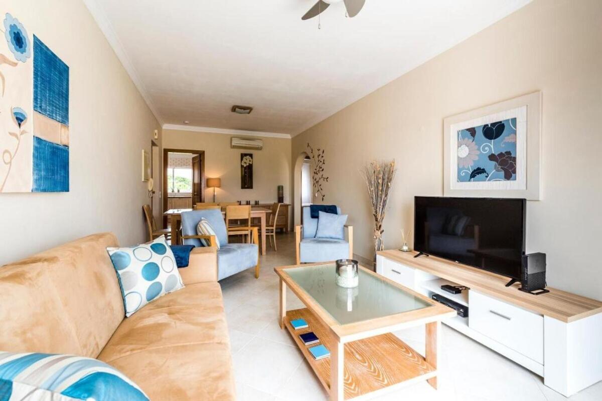 2 Bedroom Floor Apartment, Oasis Parque, Near Alvor At01 Portimão